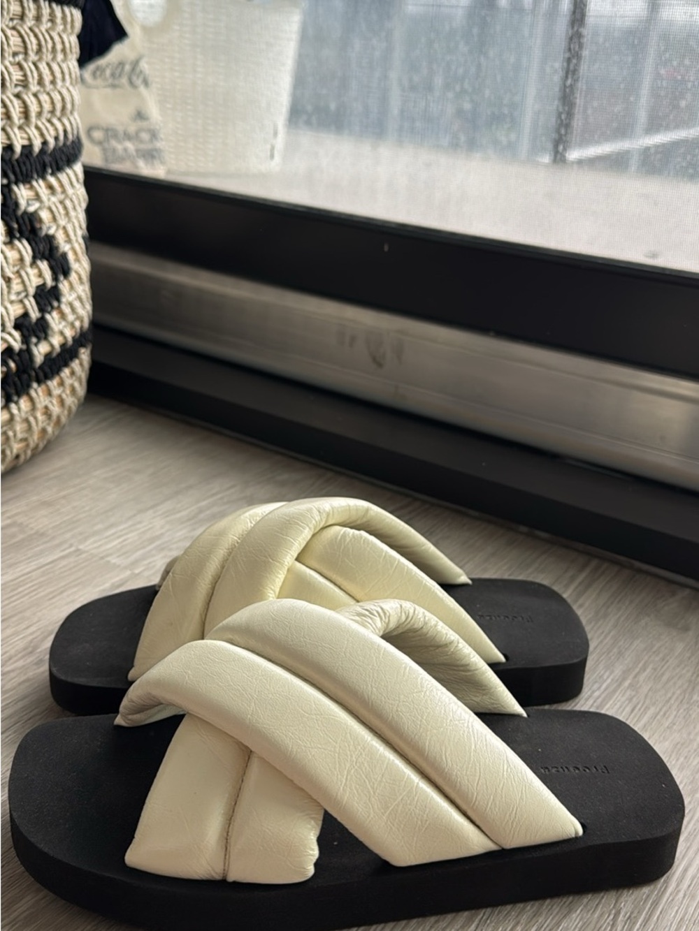 Proenza Schouler Cream Padded Knot Slide Sandals size 7 - Picture 3 of 4